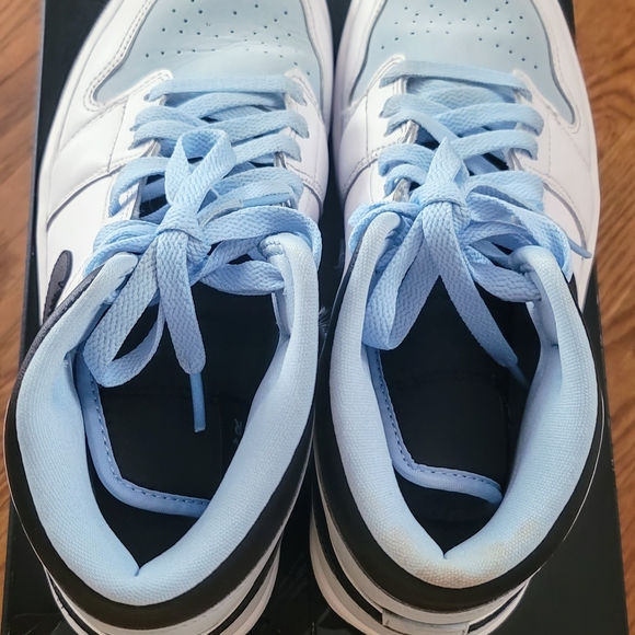 Nike Men's Air Jordan 1 Mid SE - Picture 3 of 7